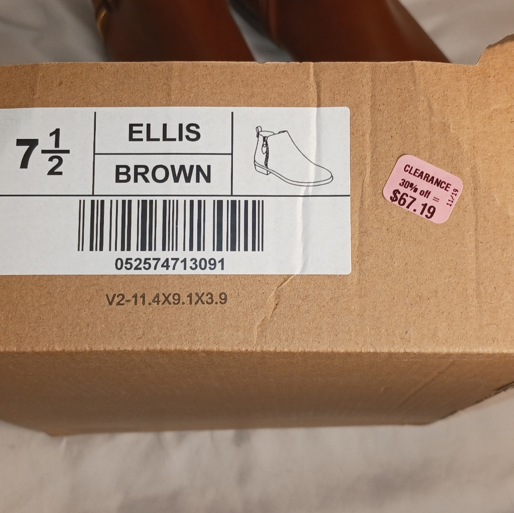Journee Collection Ellis Faux Leather Zip-up Ankle Booties NWT - Picture 5 of 5